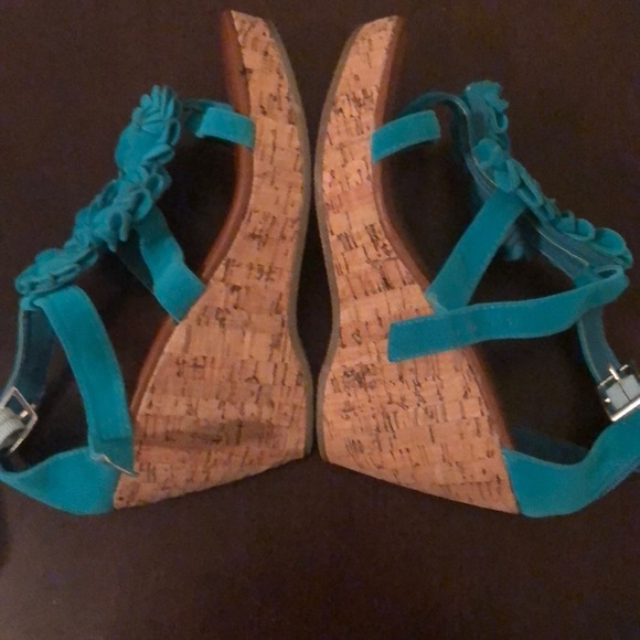 Shoes - Picture 3 of 3